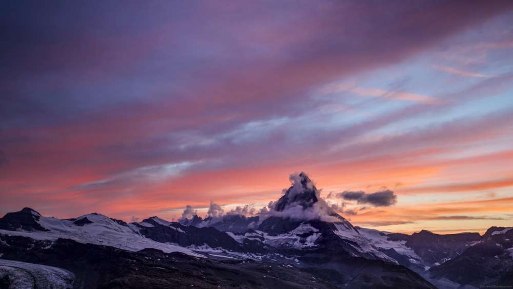 Matterhorn in the clouds wallpaper