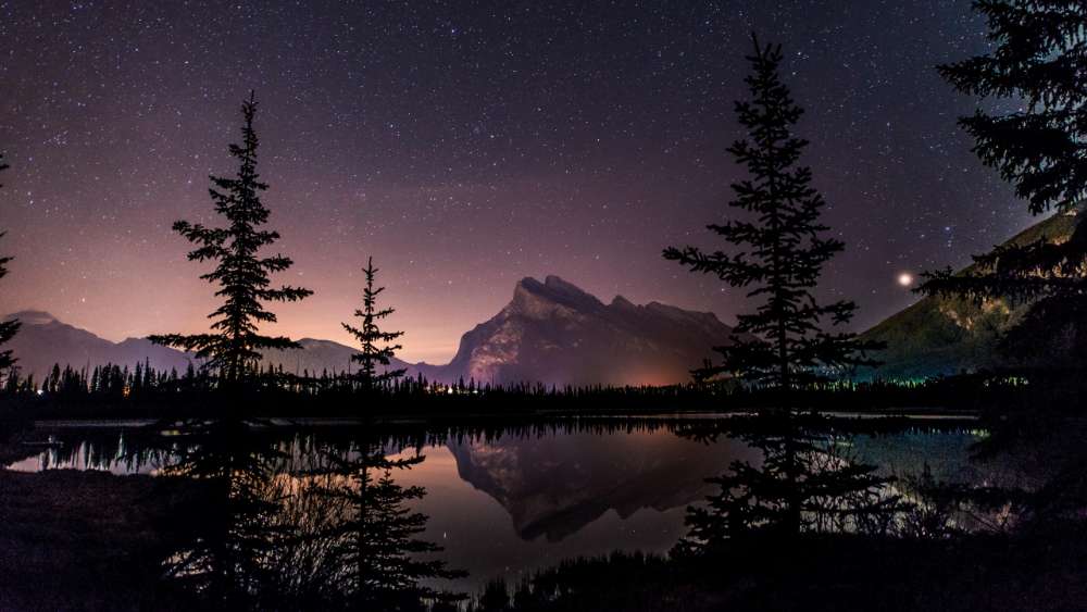 Vermilion Lakes and Mount Rundle by night wallpaper