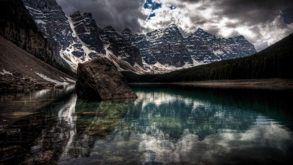 Moraine Lake wallpaper