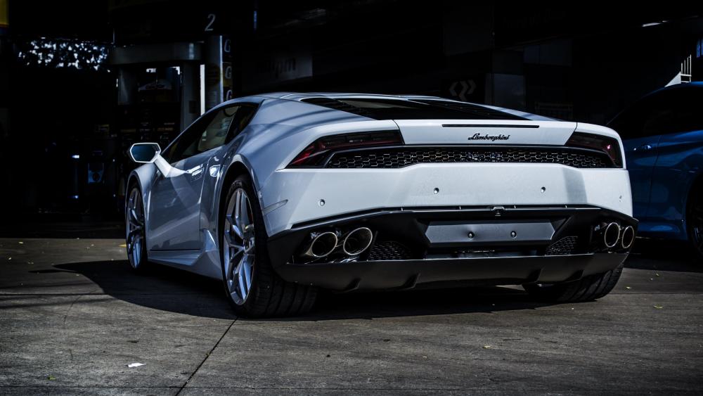 Sleek Power Unleashed in White Lamborghini Huracán wallpaper
