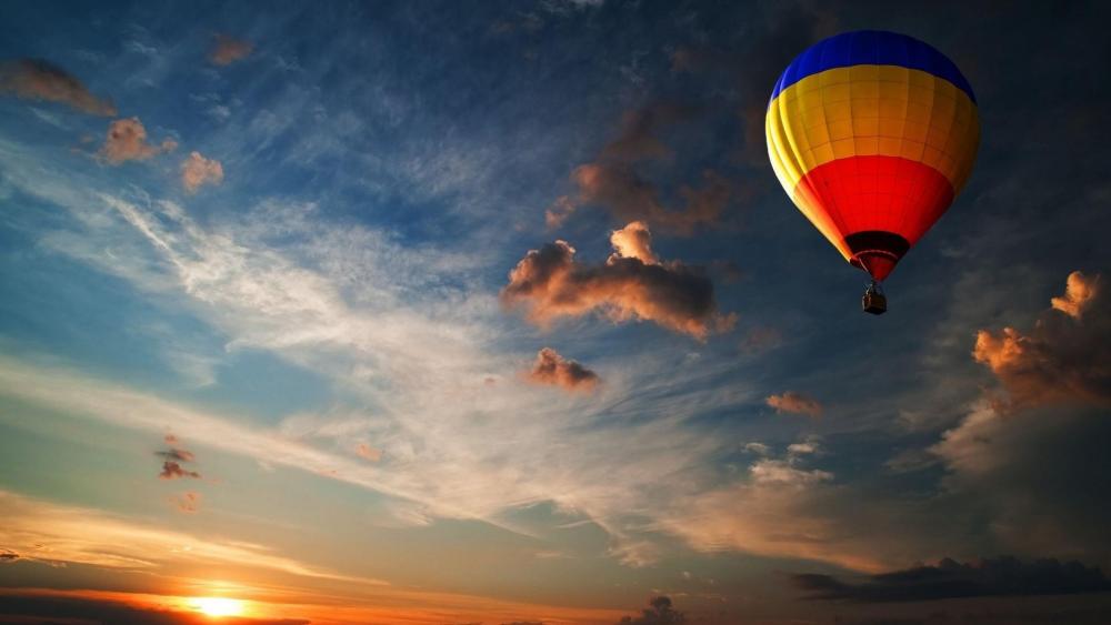 Hot air ballooning at dusk wallpaper