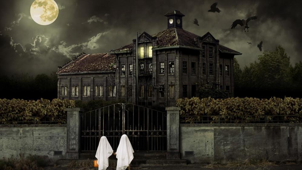 A Spooky Halloween Night at the Haunted House wallpaper