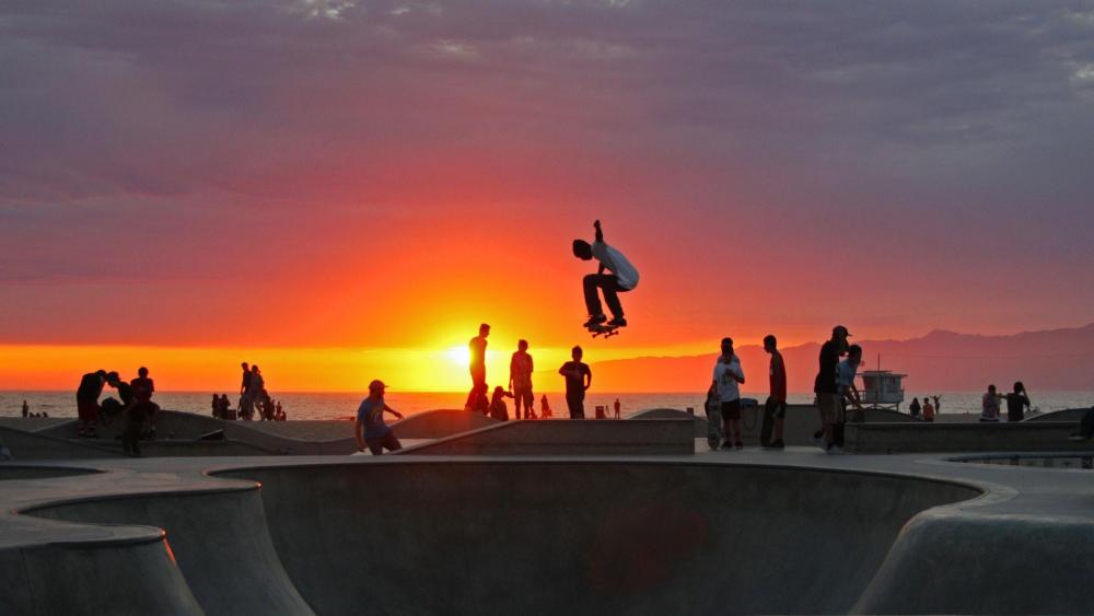 Skateboarding at Sunset in Venice Beach wallpaper