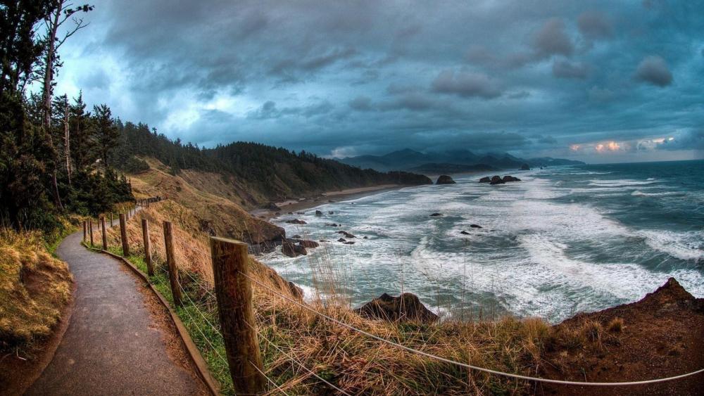 Sea coast path near ocean - Ecola State Park, Cannon Beach, Oregon wallpaper