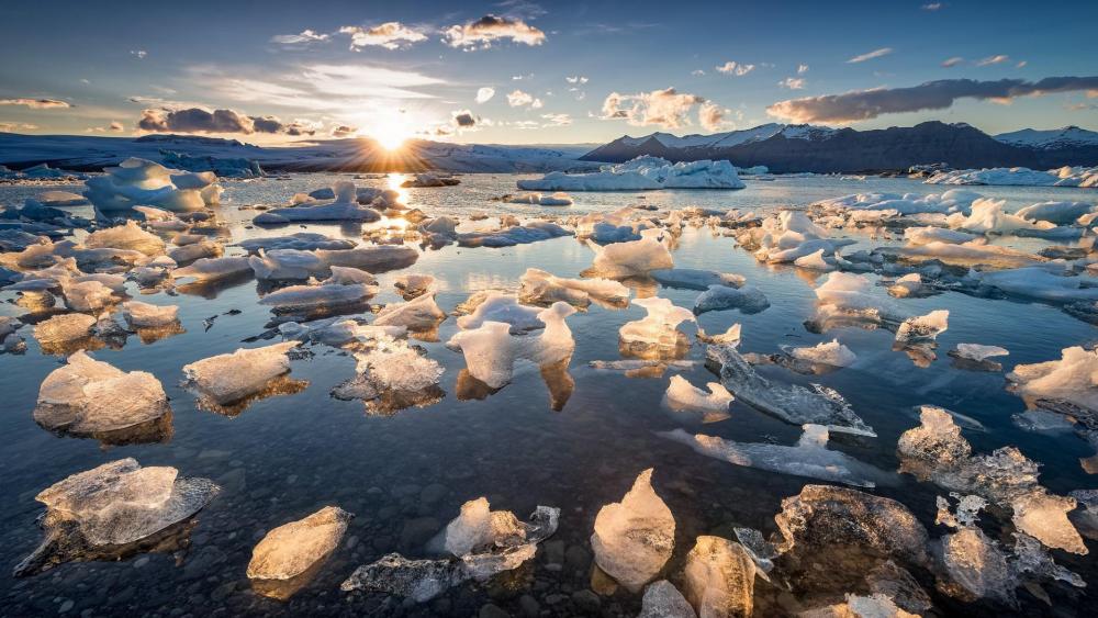 Jökulsárlón Glacier Lagoon - Iceland wallpaper