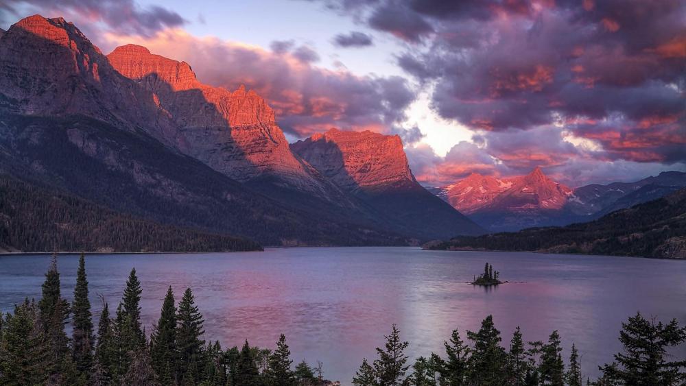 Sunrise Over Saint Mary Lake wallpaper