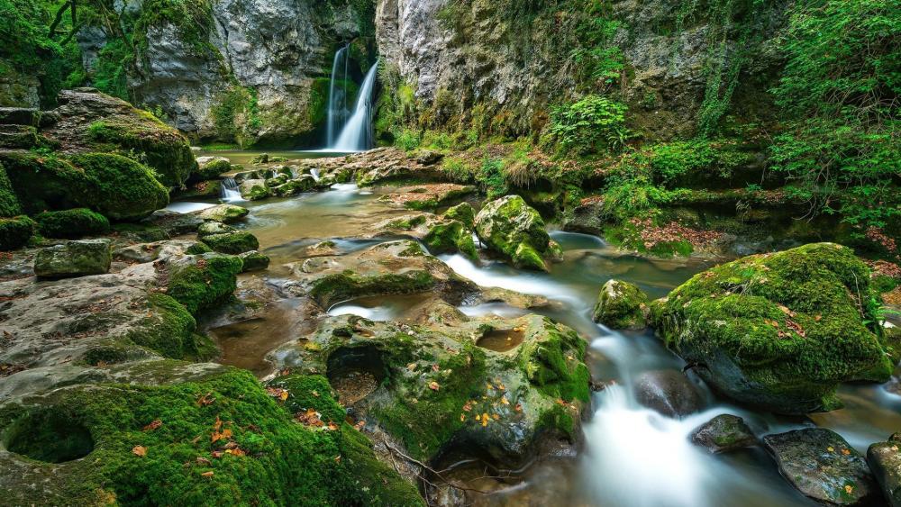 Tine de Conflens Waterfall and Venoge river - Canton de Vaud, Switzerland wallpaper
