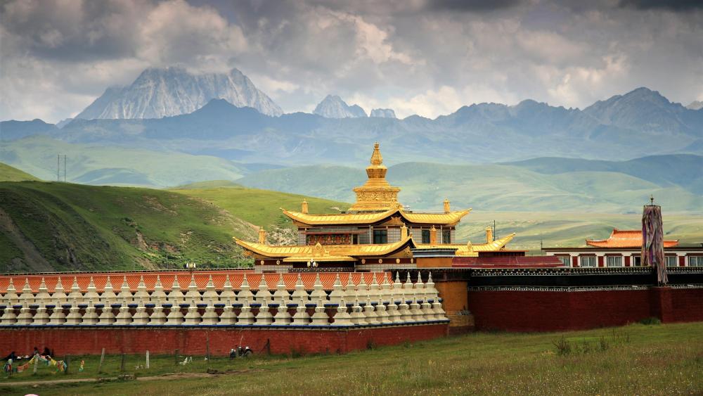 Muya Golden Pagoda - Tibet wallpaper