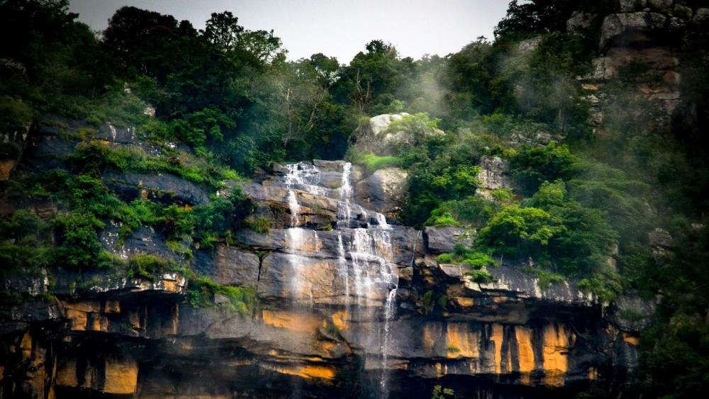 Waterfall in Ooty (Udhagamandalam), India wallpaper