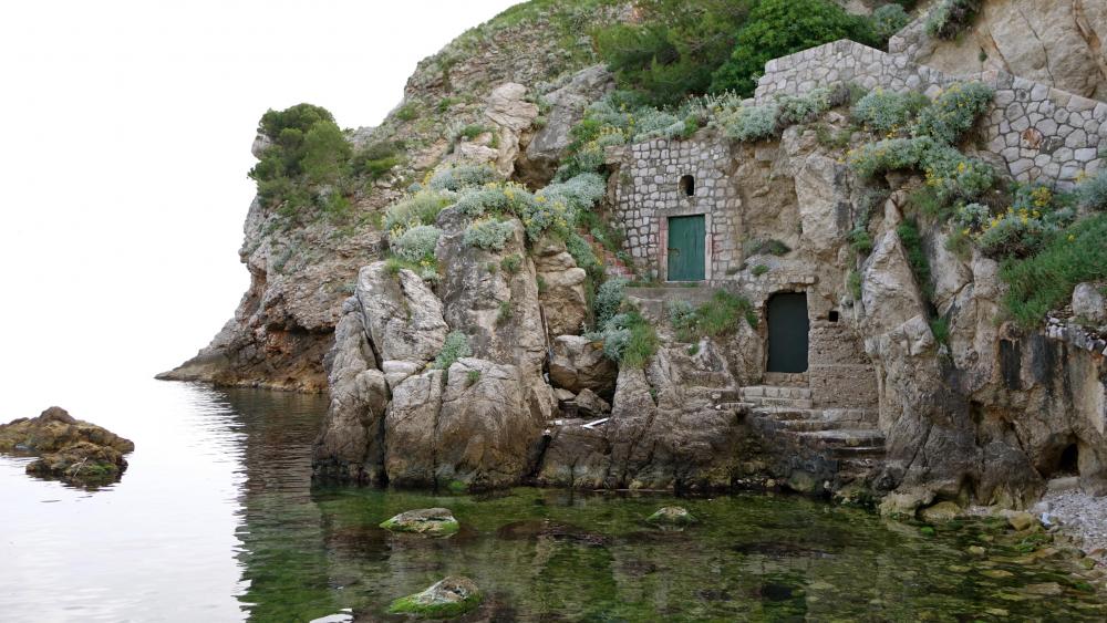 Kolorina Bay with medieval buildings in the walls - Dubrovnik wallpaper