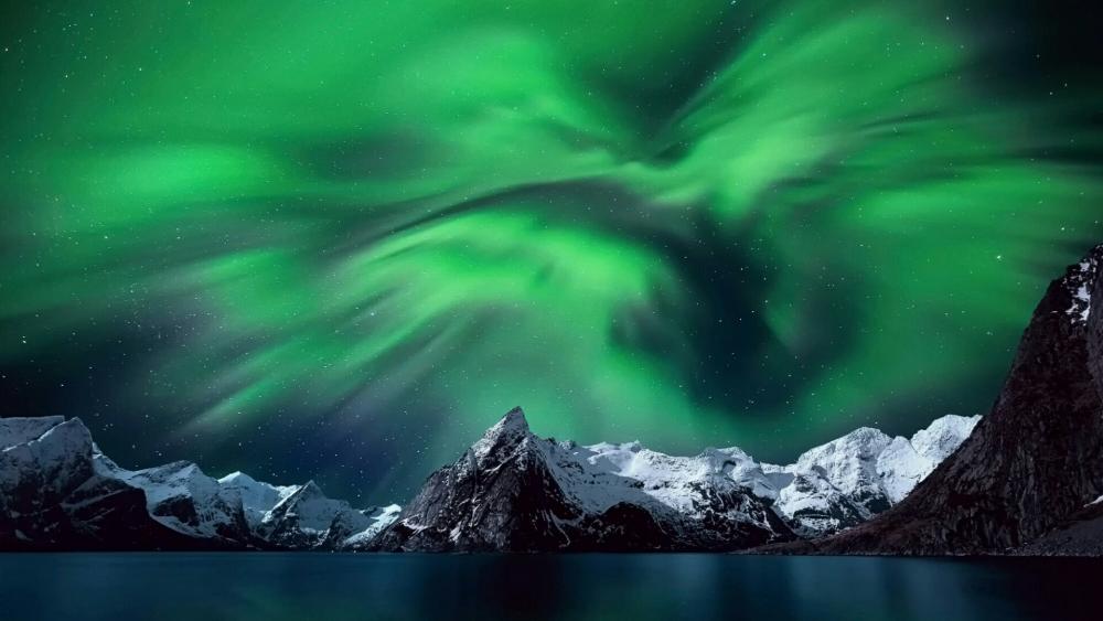 Aurora Borealis - Lofoten, Norway wallpaper