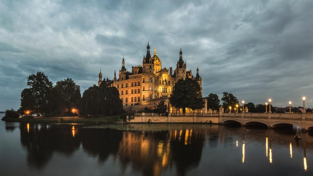 Schwerin Castle at dusk wallpaper
