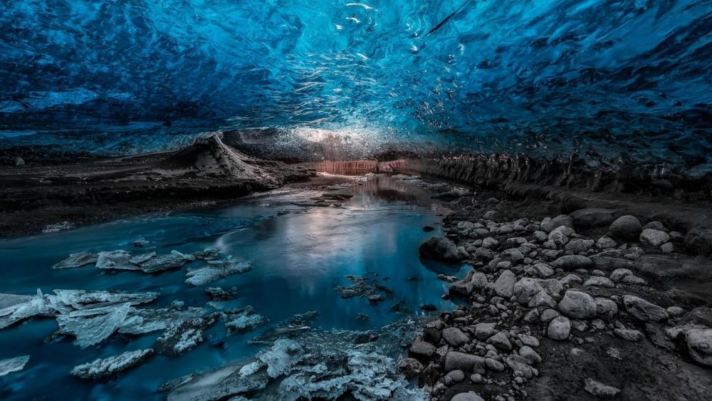 Vatnajökull ice caves, Vatnajökull National Park, Iceland wallpaper