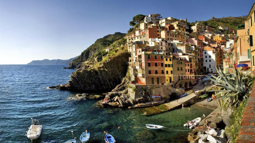 Riomaggiore - Liguria, Cinque Terre, Italy wallpaper