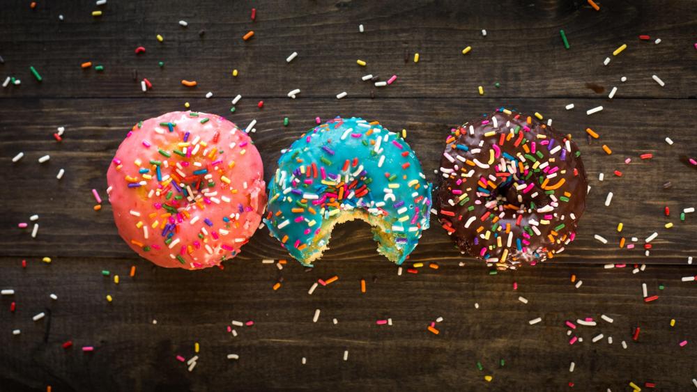 Donuts with sprinkles wallpaper