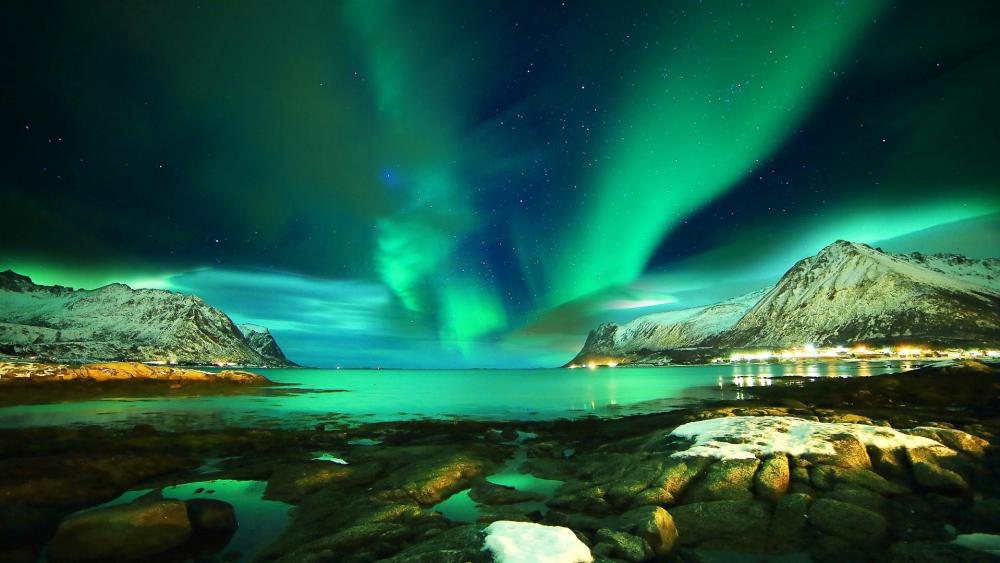 Aurora Borealis in Lofoten wallpaper