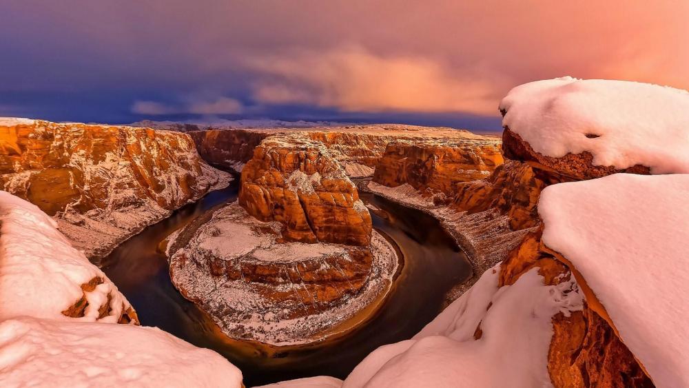 Colorado River Horseshoe Bend in winter wallpaper