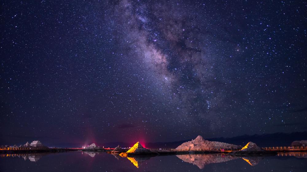 Milky Way above Chakayan Lake (Chaka Salt Lake) wallpaper