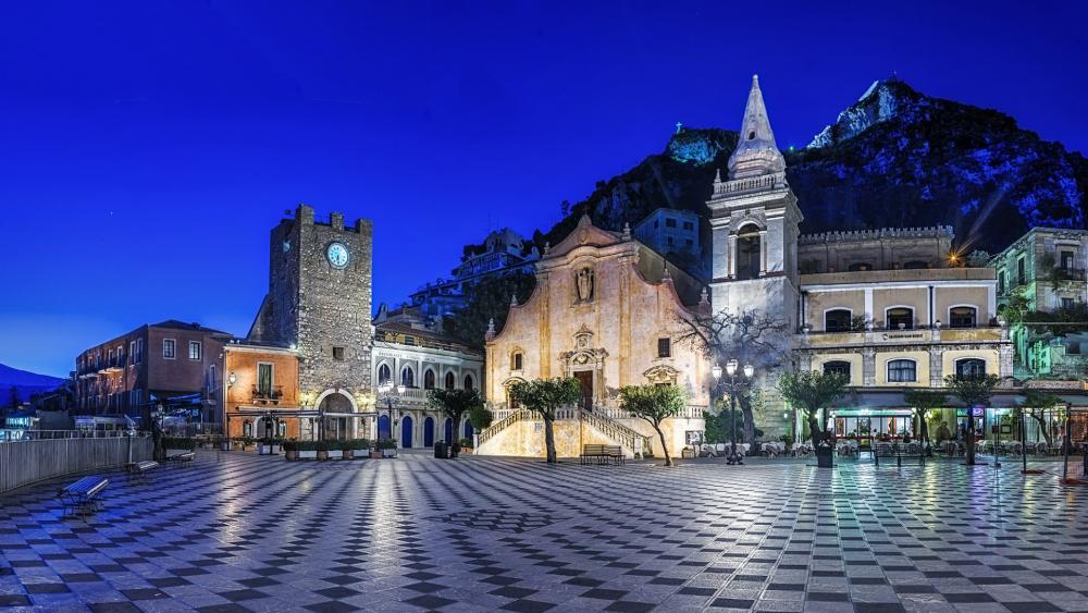 Taormina downtown at night wallpaper