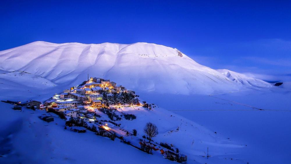 Castelluccio in winter wallpaper