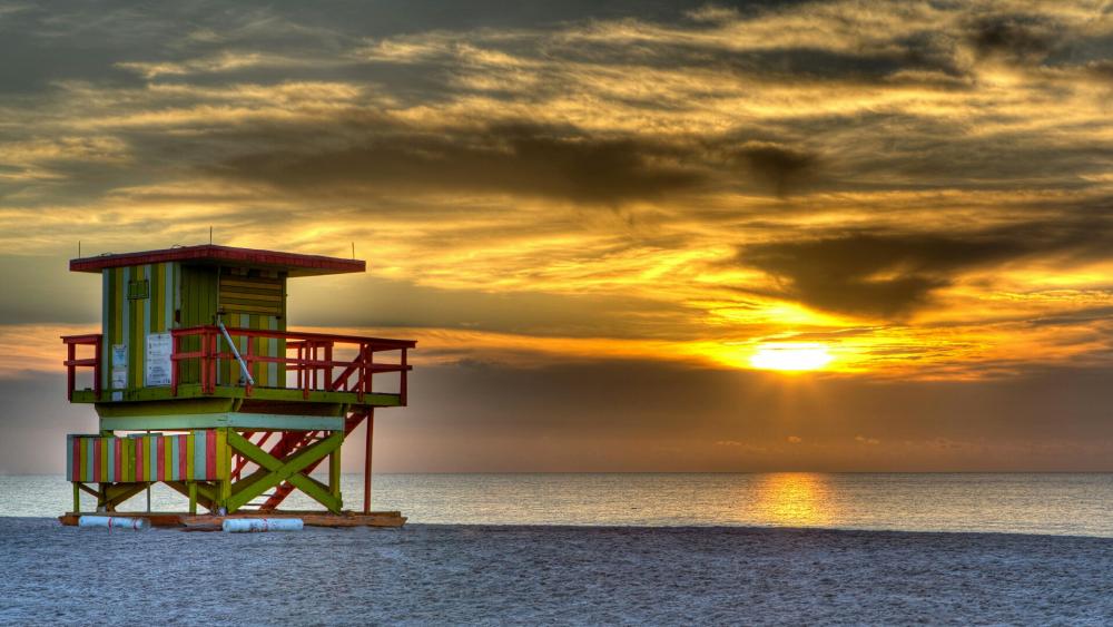 Miami Beach Lifeguard Tower in the sunset wallpaper