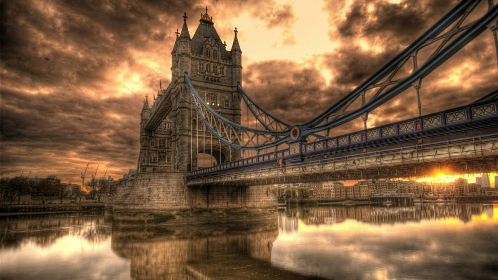 Tower Bridge over Thames wallpaper