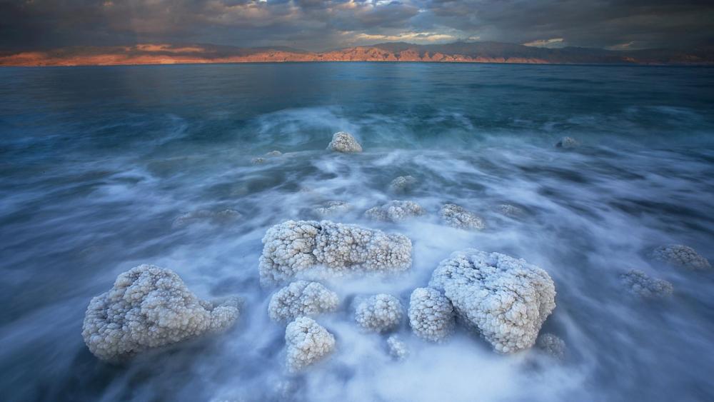 Cloudy Dead Sea wallpaper