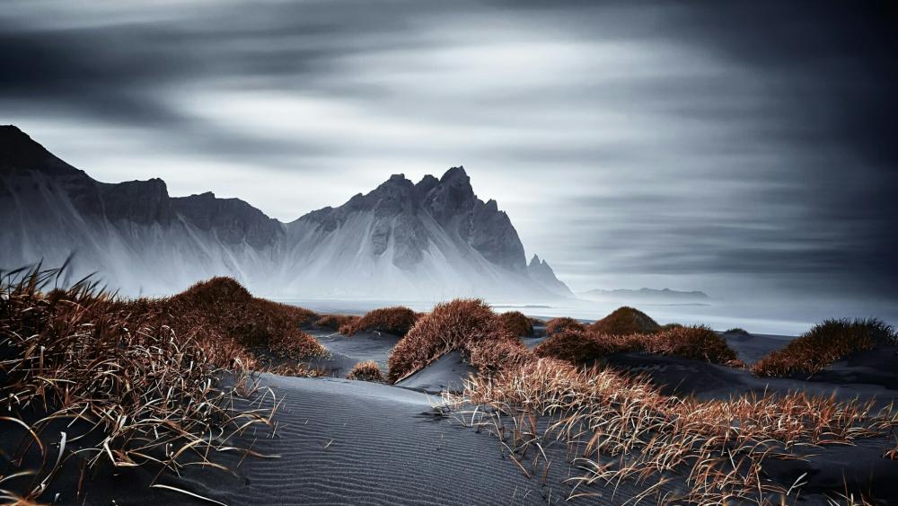 Stokksnes peninsula (Vatnajokull National Park) wallpaper