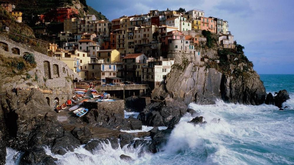 Manarola in Cinque Terre, Italy wallpaper