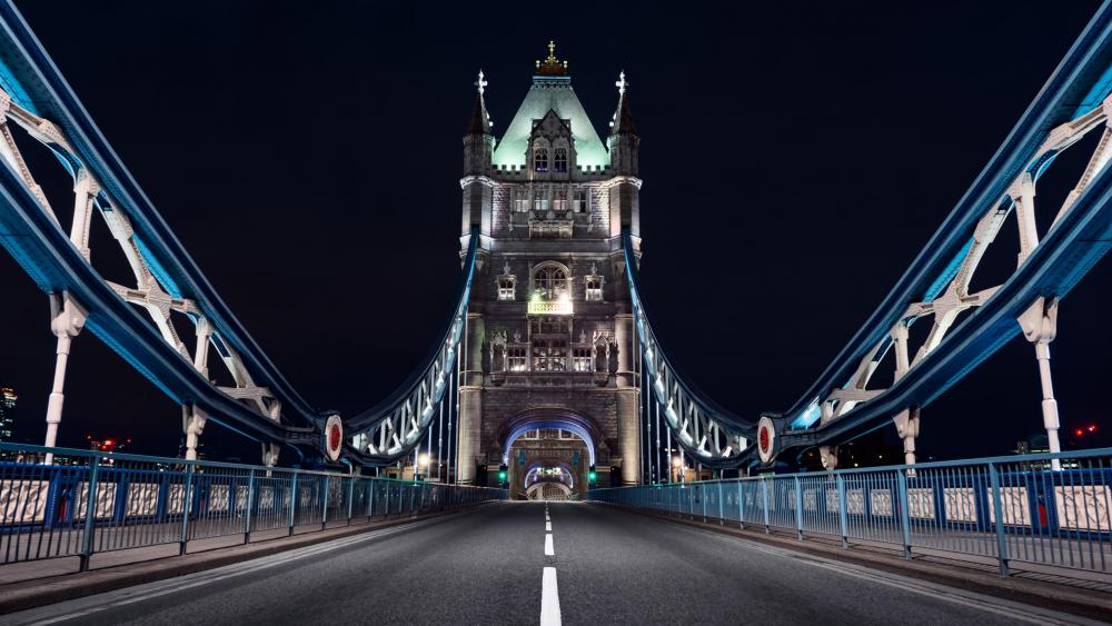 Tower Bridge at night (London) wallpaper