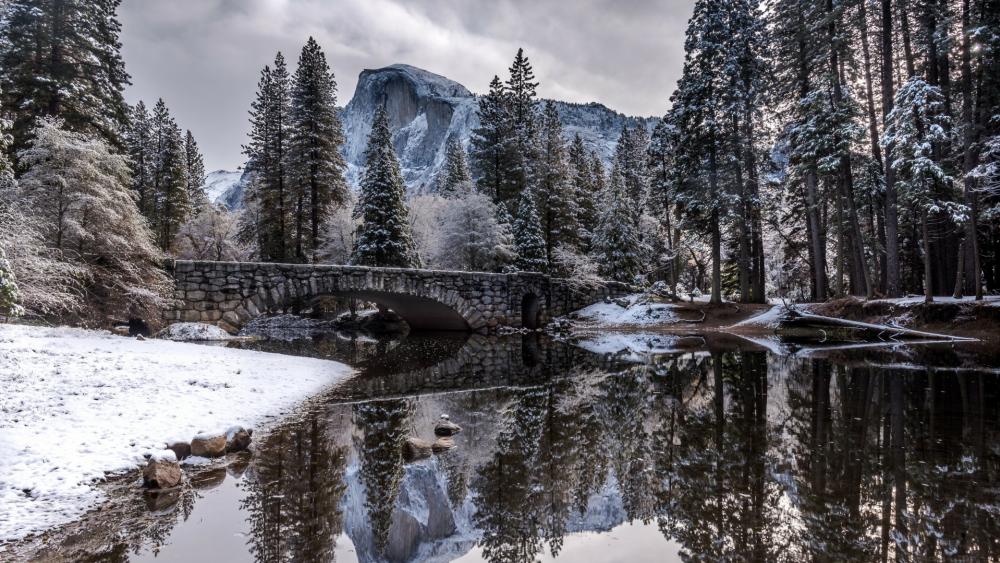 Clarks Bridge over Merced River (Yosemite National Park wallpaper