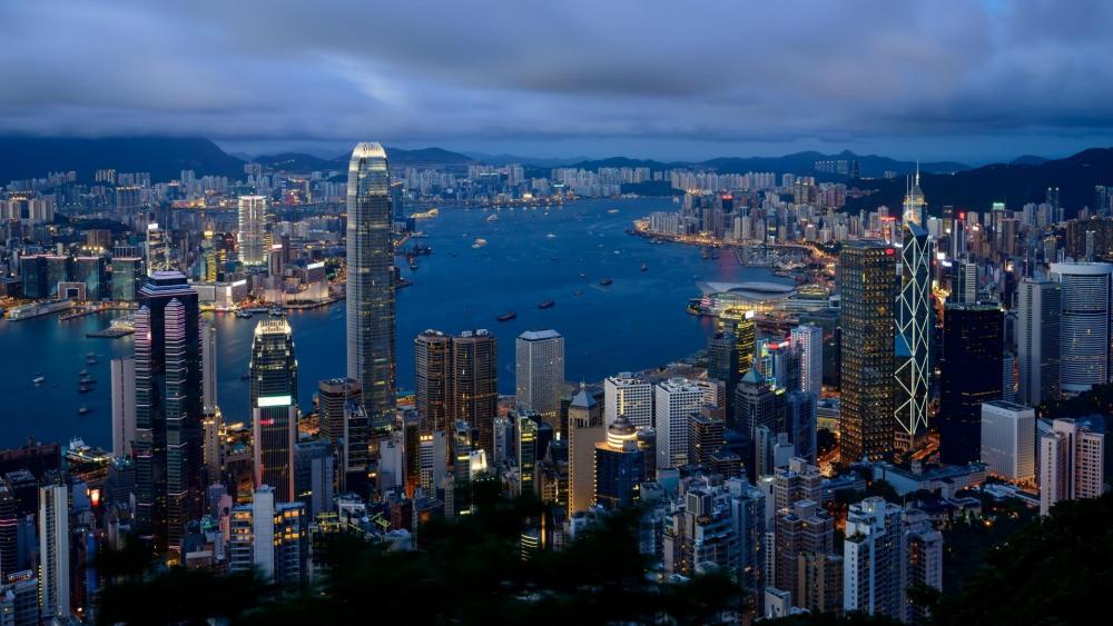 Hong Kong cityscape from Victoria Peak at dusk wallpaper