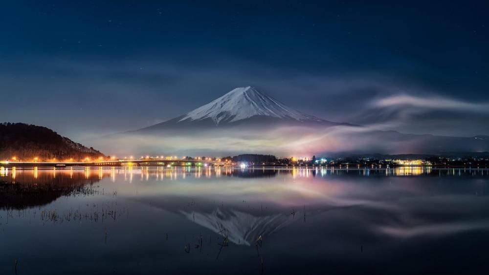 Mount Fuji reflected in Lake Kawaguchi at night (Japan) wallpaper