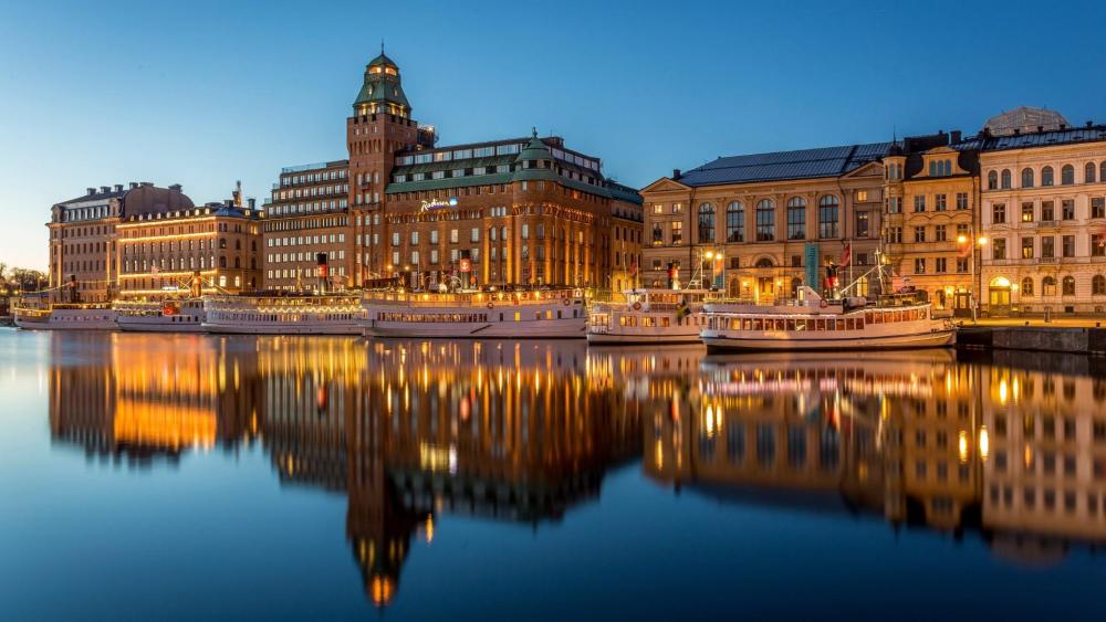 Radisson Blu Strand Hotel reflection (Stockholm, Sweden) wallpaper