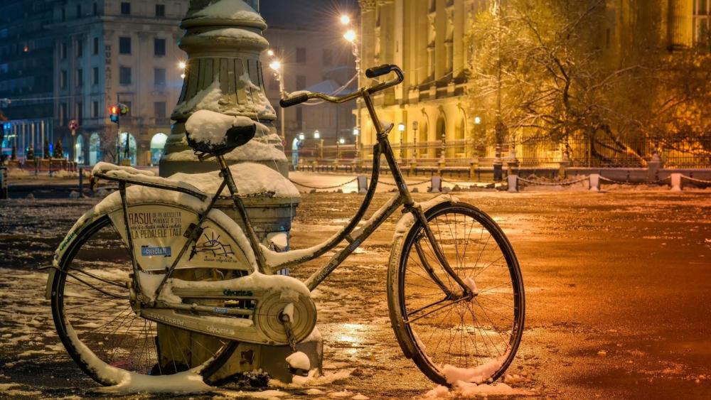 Snowy bicycle wallpaper