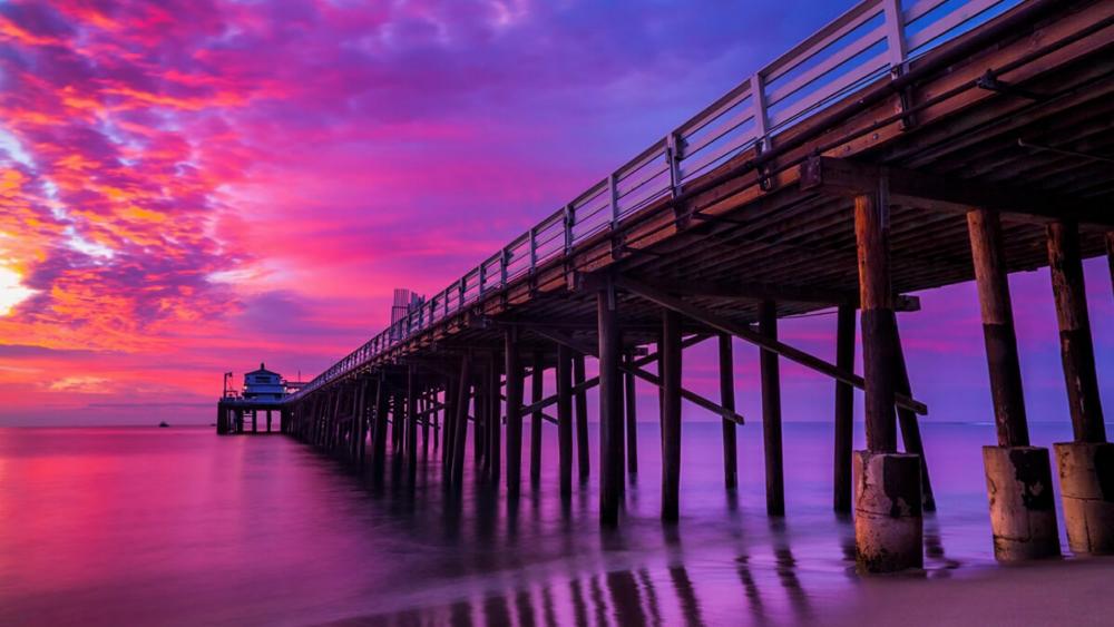 Malibu Pier in purple dawn wallpaper