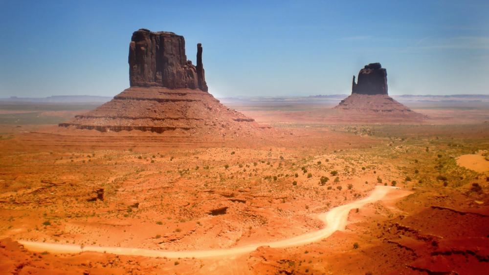 Monument Valley - West and East Mitten Buttes wallpaper