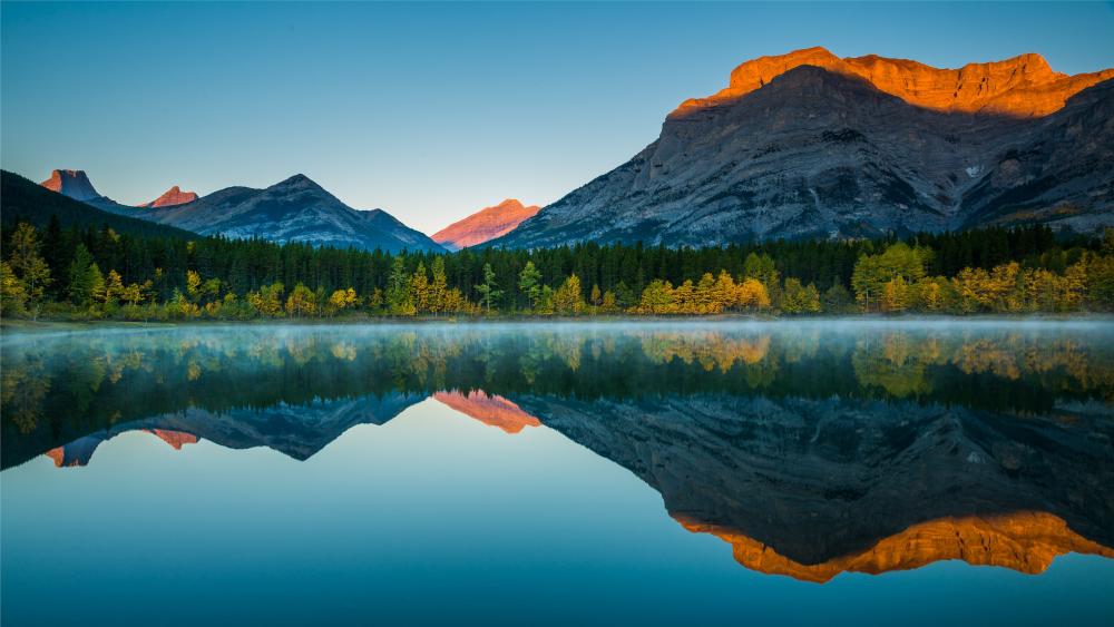 Amazing mountain reflection in lake wallpaper