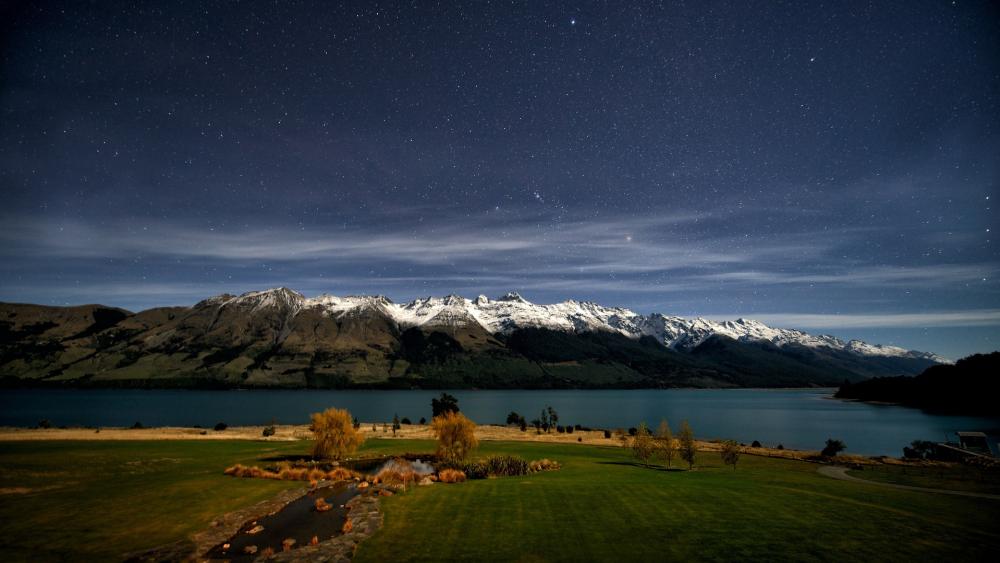 Lake Wakatipu at night (New Zealand) wallpaper