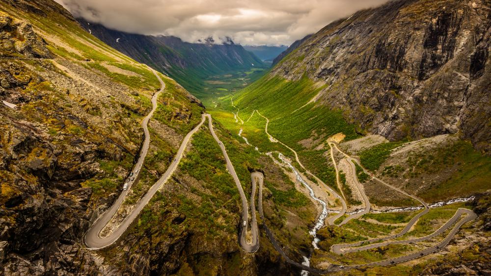 Trollstigen serpentine mountain road (Norway) wallpaper
