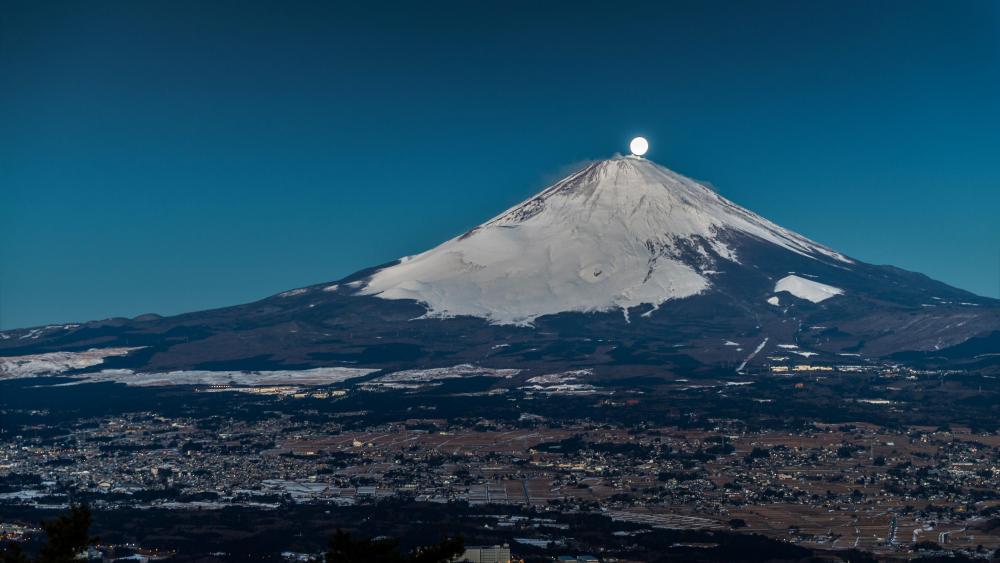 Full moon on the top of Mount Fuji wallpaper