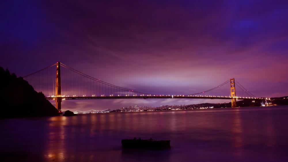 Golden Gate Bridge at purple dusk wallpaper