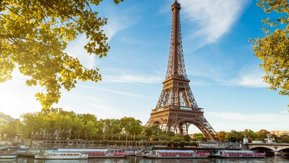Eiffel Tower and Seine river - Paris wallpaper