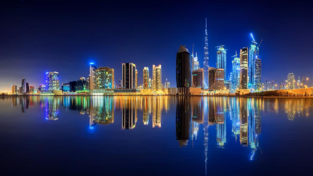 Dubai reflected in the Persian Gulf wallpaper