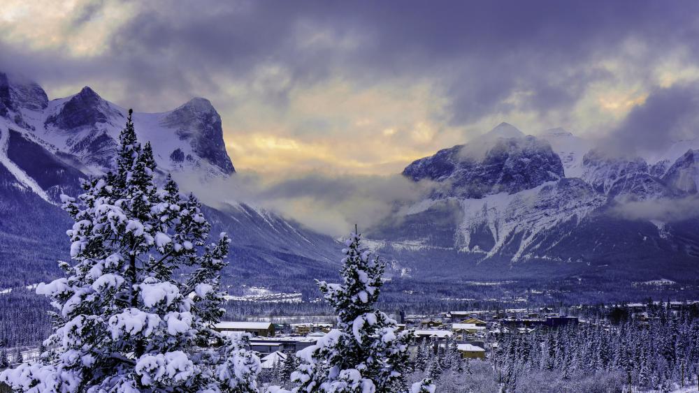 Snowy mountains of the Banff National Park wallpaper