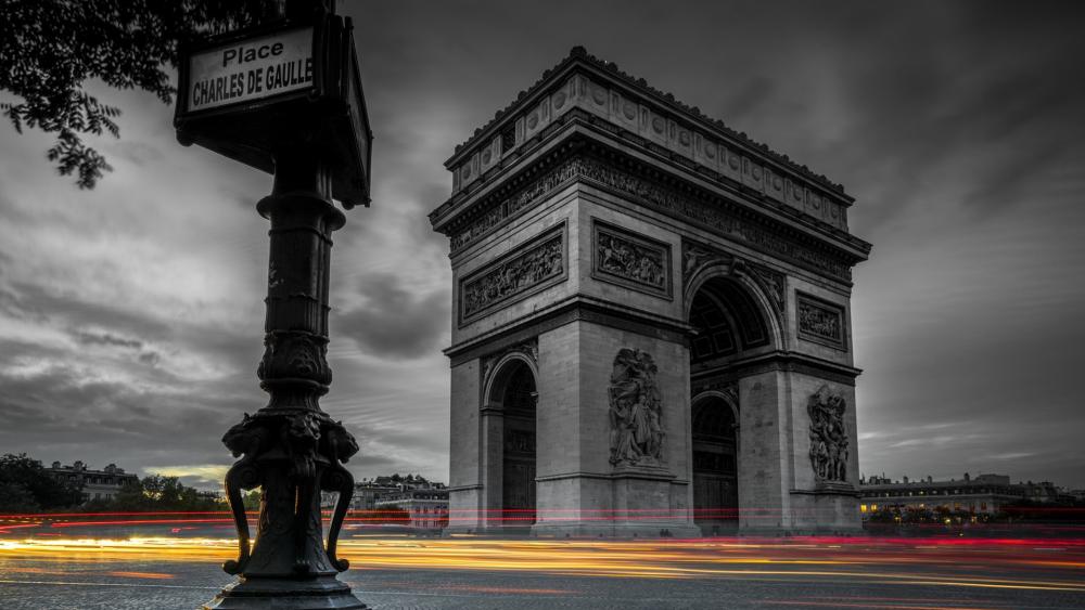 Arc de Triomphe - Long exposure monochrome photography wallpaper