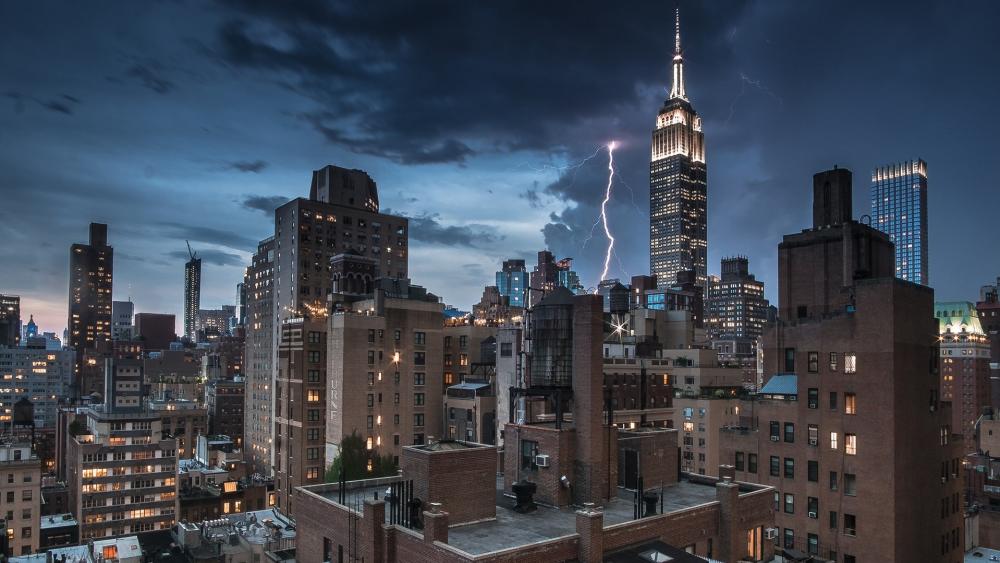 Lightning strike near the Empire State Building wallpaper