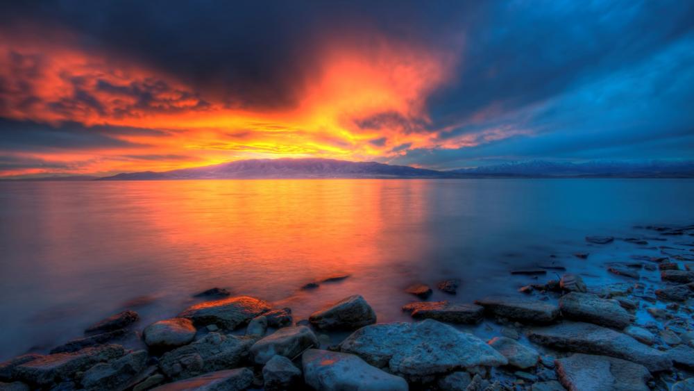 Utah Lake at sunset wallpaper