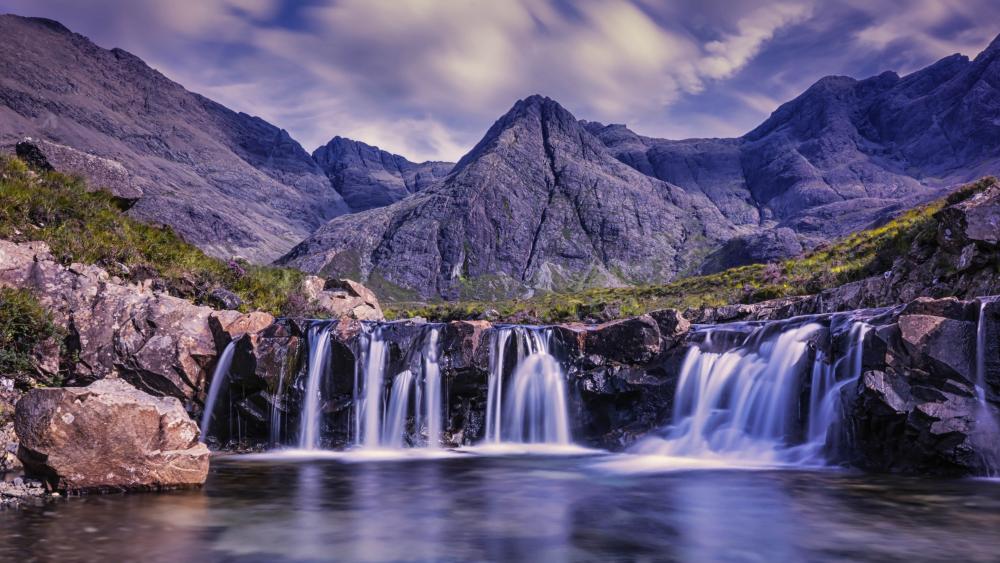 Fairy Pools Waterfall (Isle of Skye) wallpaper