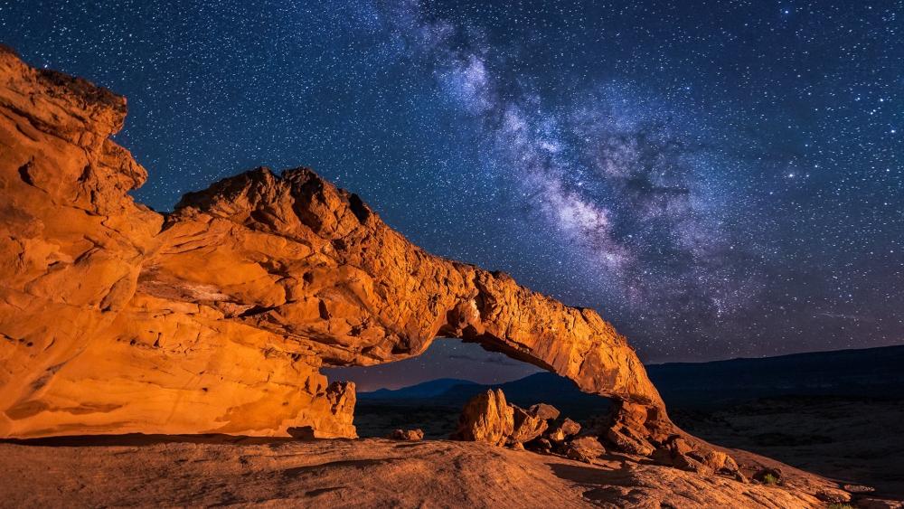 Milky way above Grand Staircase-Escalante National Monument wallpaper